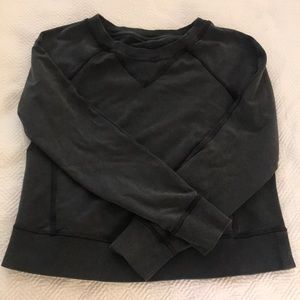 Lululemon cropped grey long sleeve